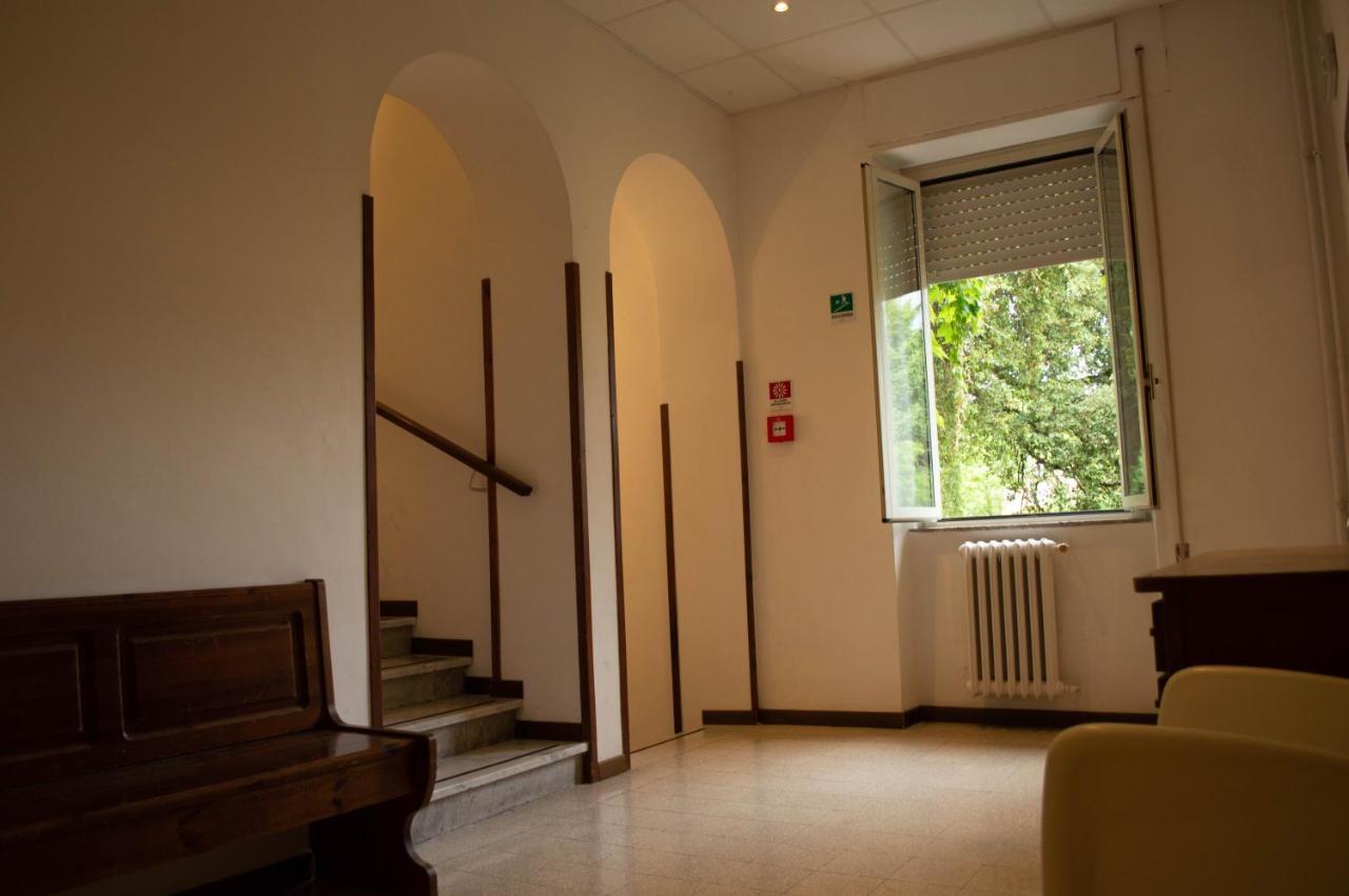 Villa Riari Garden Roma Exterior foto The entrance of the museum
