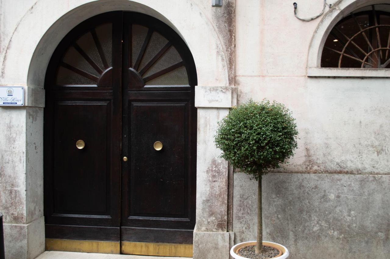 Villa Riari Garden Roma Exterior foto The door of the house of the Blessed Virgin Mary